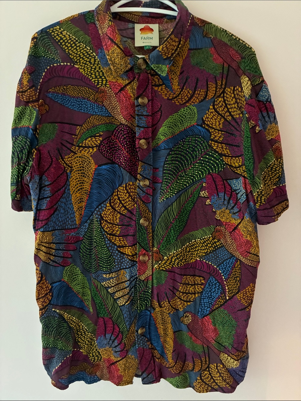 FARM Rio Dotted Macaws short sleeve  Button-down collared Shirt size M